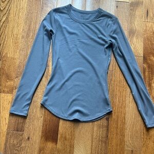 New without tags-Gray Top!